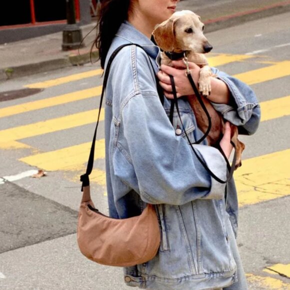 NWT Baggu Small Crescent Bag - Cocoa - Picture 4 of 5